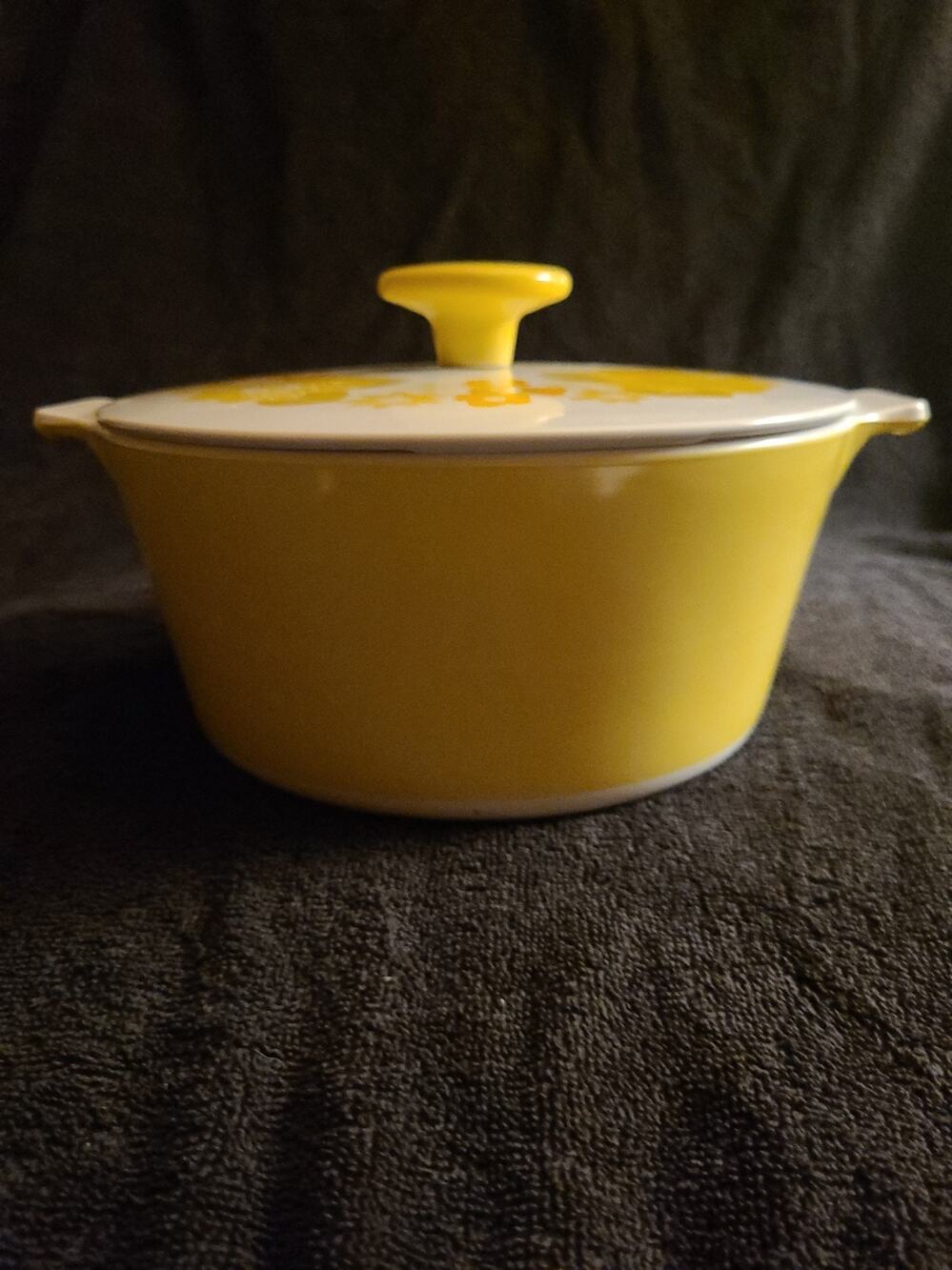 Vintage Corning Ware Casserole Dish with Lid 2 Qt Harvest Gold, Butterscotch MCM